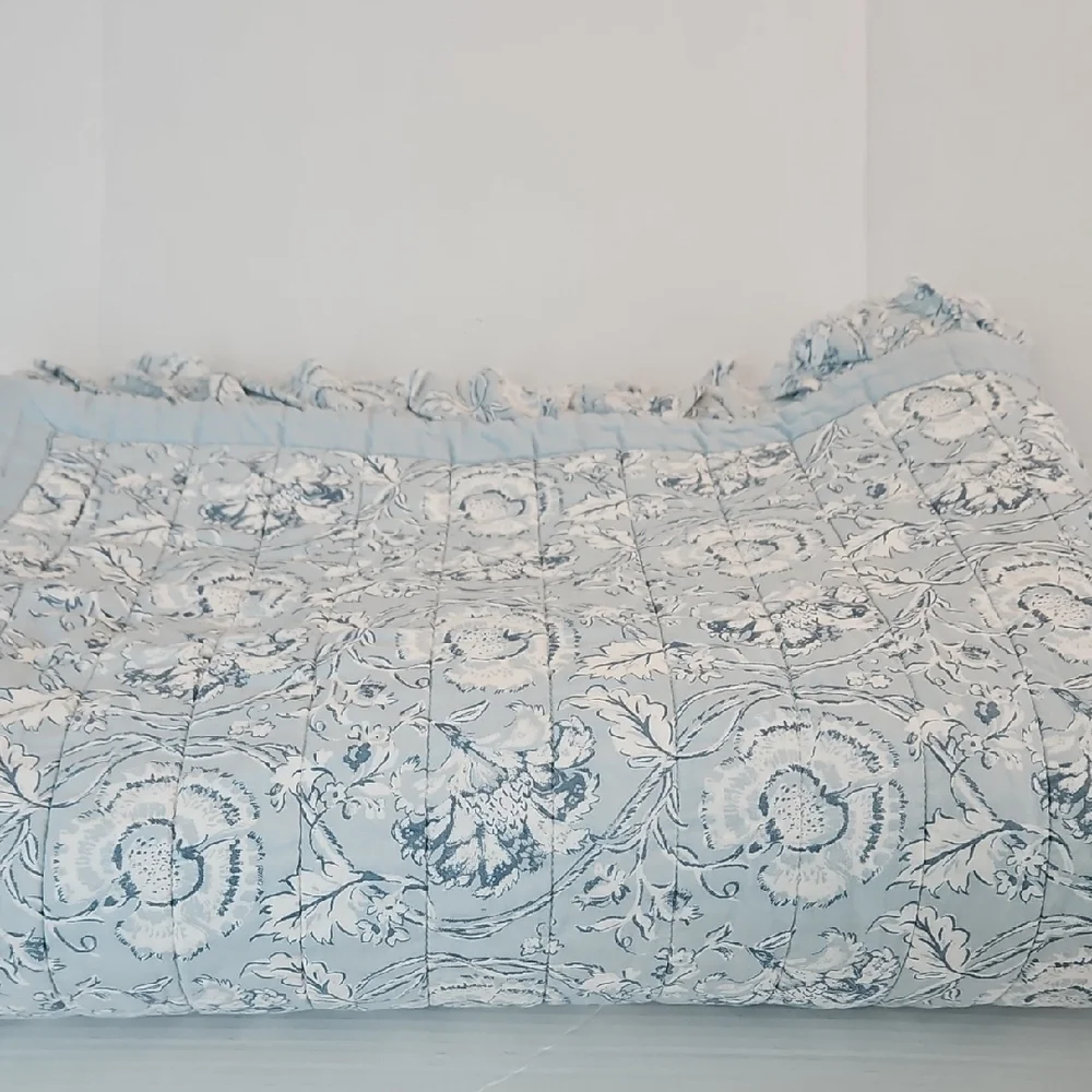 Rachel Zoe Floral Blues White Quilted Shabby Chic Twin Coverlet Pillow Sham Set